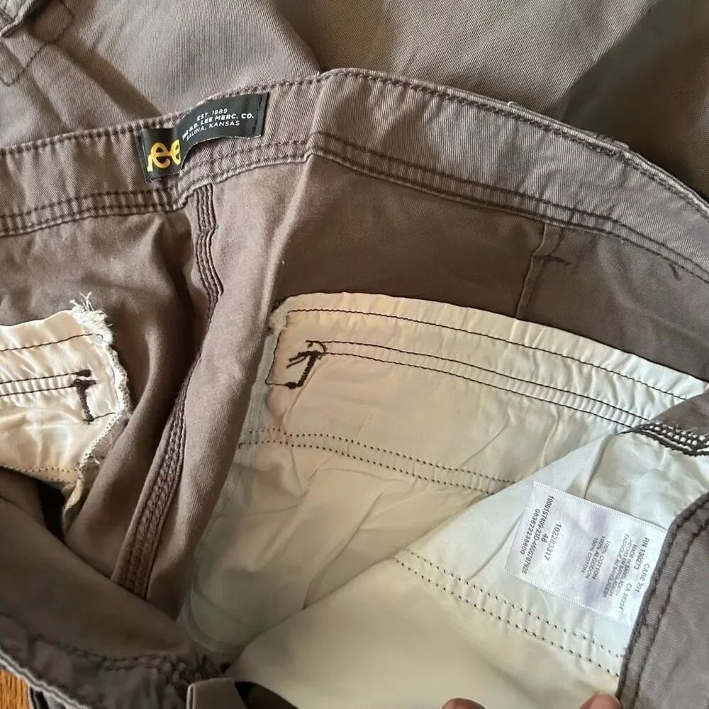 New Lee Shorts - Picture 3 of 5